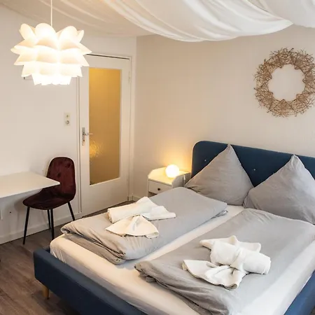 Fuer 3 Gaeste Mit Kostenlosen Parkplaetzen Und Lift Apartment Hannover